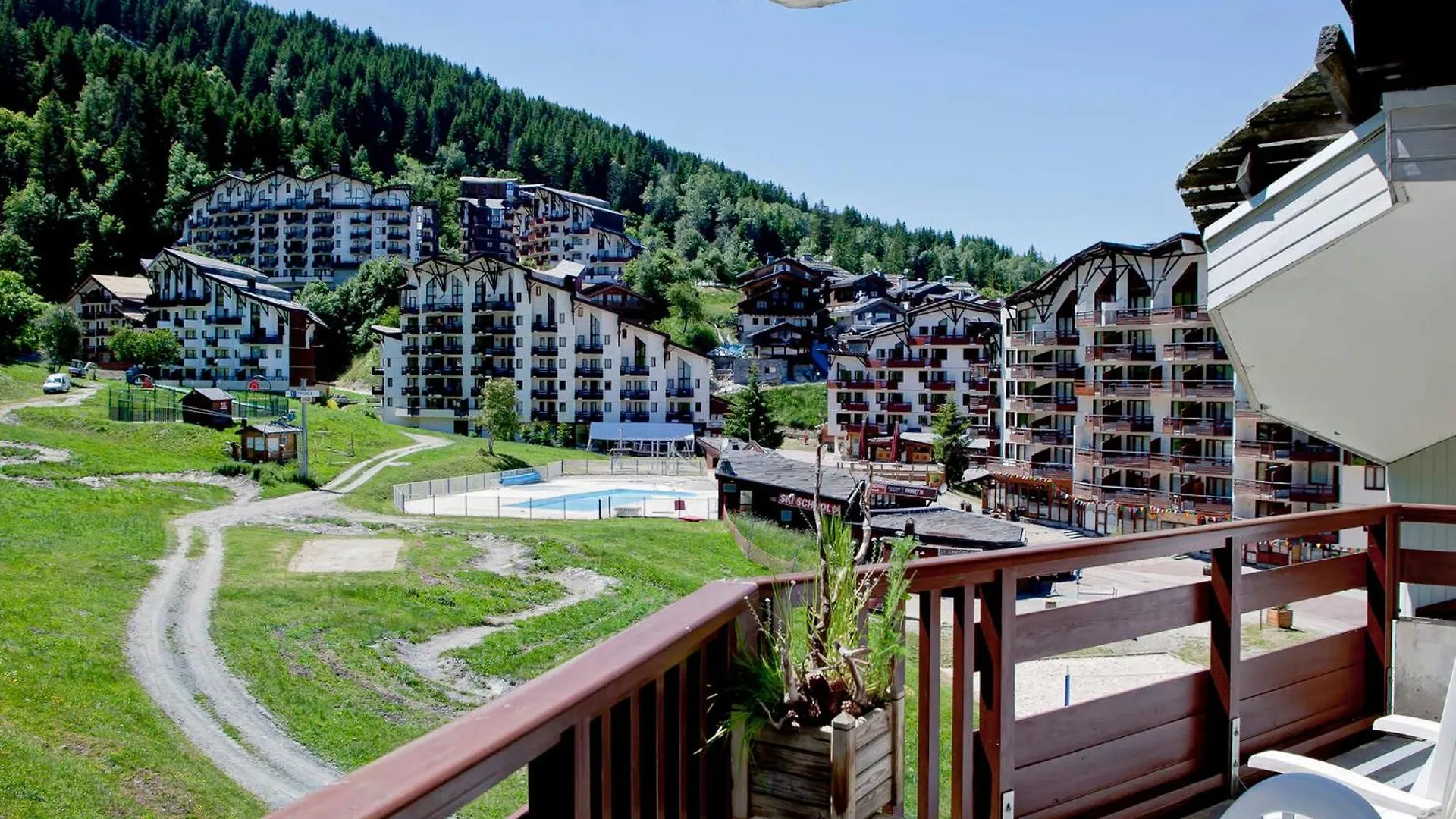 Spacieux 3 Pieces, Pied Des Pistes, Parking, Balcon Sud-Ouest - Fr-1-513-37 La Tania France
